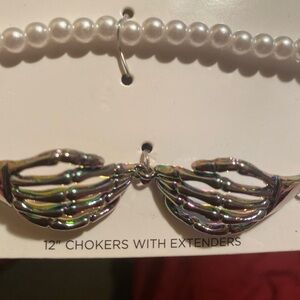 Beautiful pear and silver choker set.